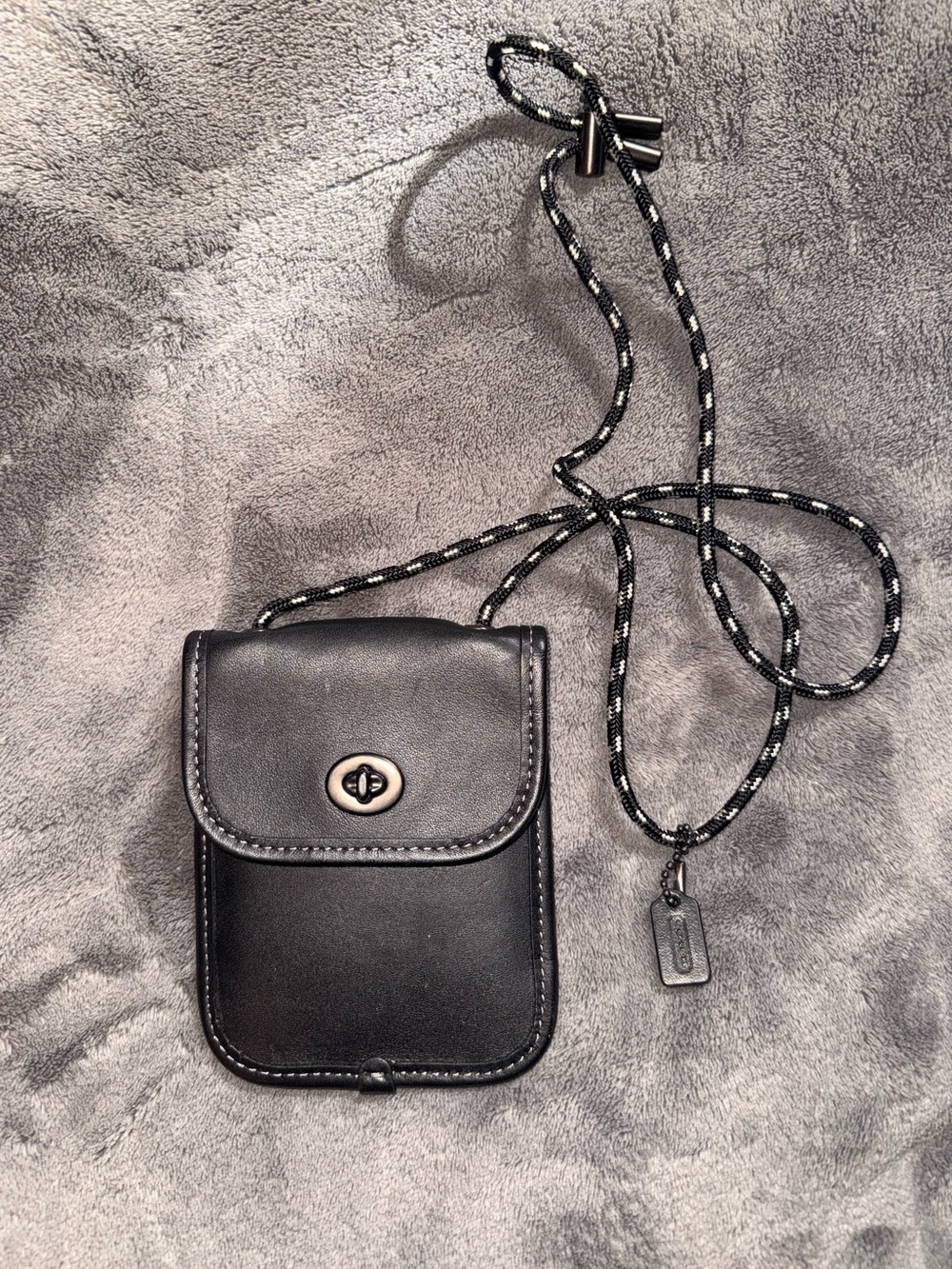 Coach "The Originals" Turnlock
Pouch 10
